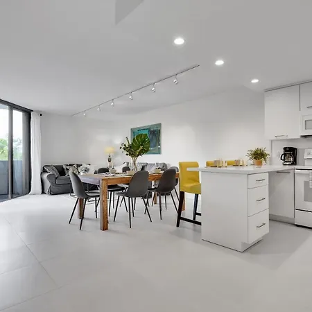Newly Remodeled - Key Colony Apartment